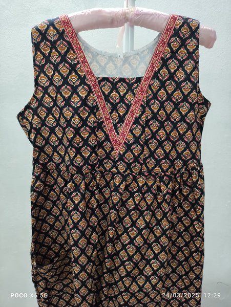 Cotton Pockets, Back A-line, Sleeveless, Side elastic Large Printed Frock Nighty