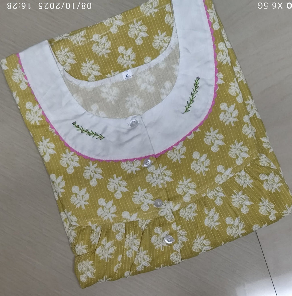 Hacoba Pleated, With Pockets, Half Open Xlarge Printed Nighty
