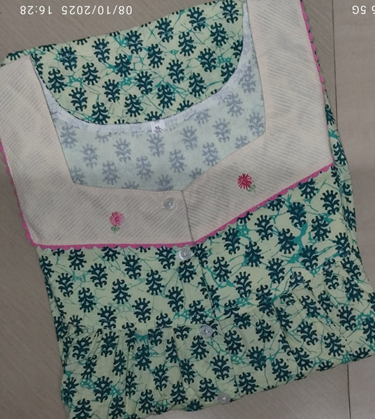 Hacoba Pleated, With Pockets, Half Open Xlarge Printed Nighty