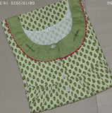 Hacoba Pleated, With Pockets, Half Open Xlarge Printed Nighty