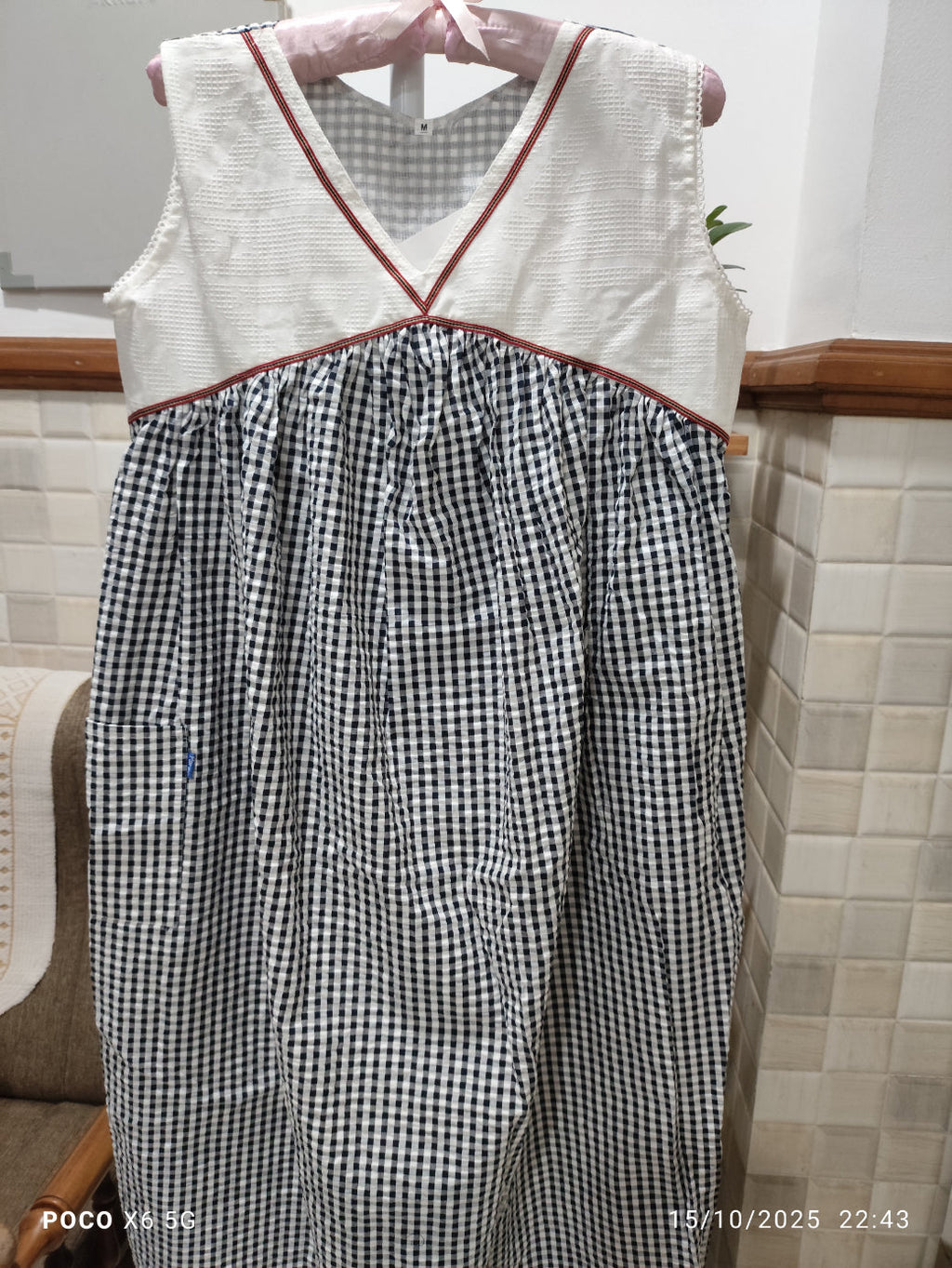 Hacoba Pleated, Pockets, Back A-line, Sleeveless Medium Printed Maternity Wear