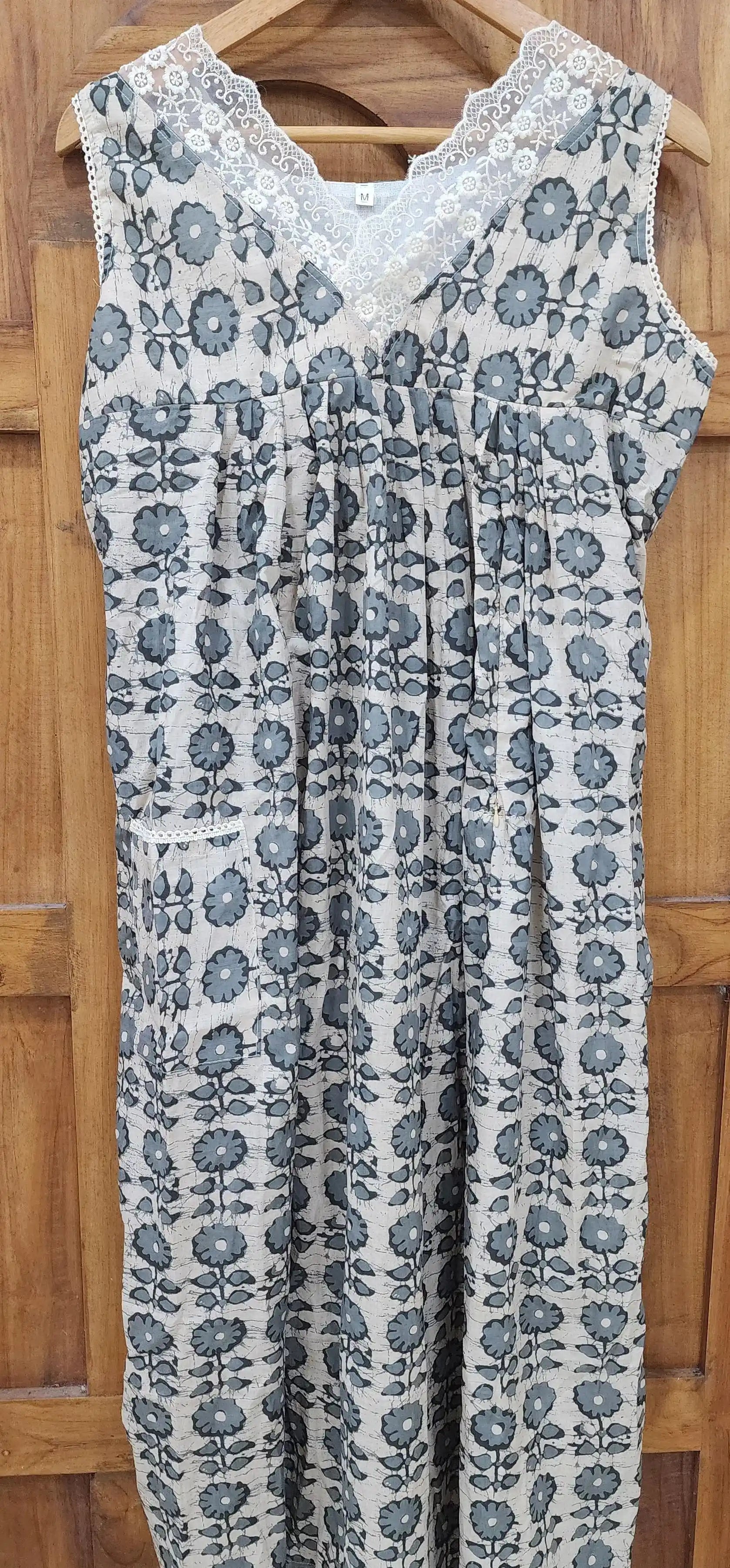 Soft Cotton Pleated, Side zip, With Pockets, Sleeveless, Side elastic Large Printed Maternity Wear