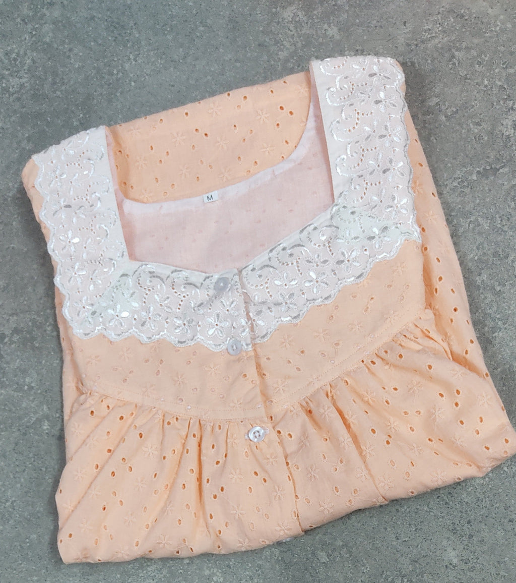 Hacoba Pleated , With Pockets, Half Open Medium Printed Nighty