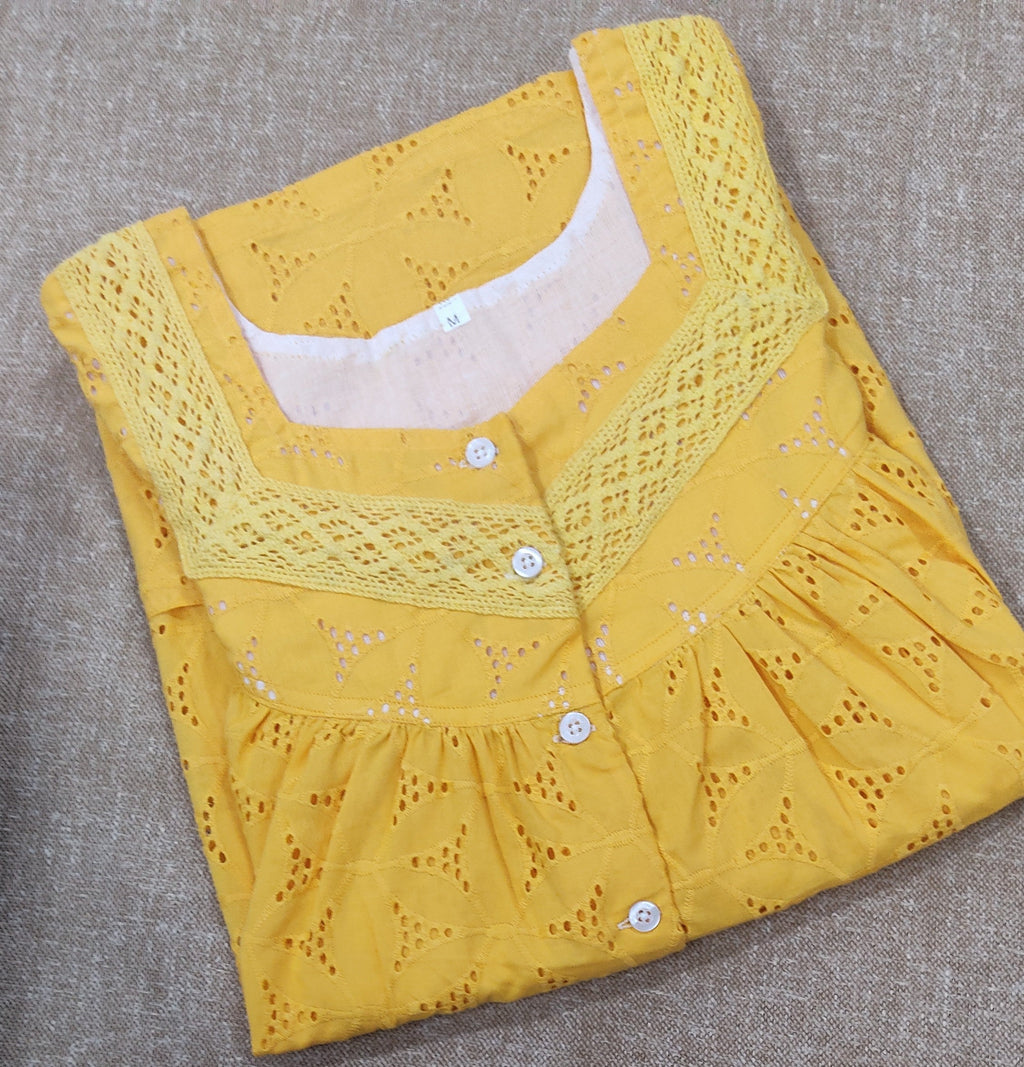 Hacoba Pleated , With Pockets, Half Open Medium Printed Nighty