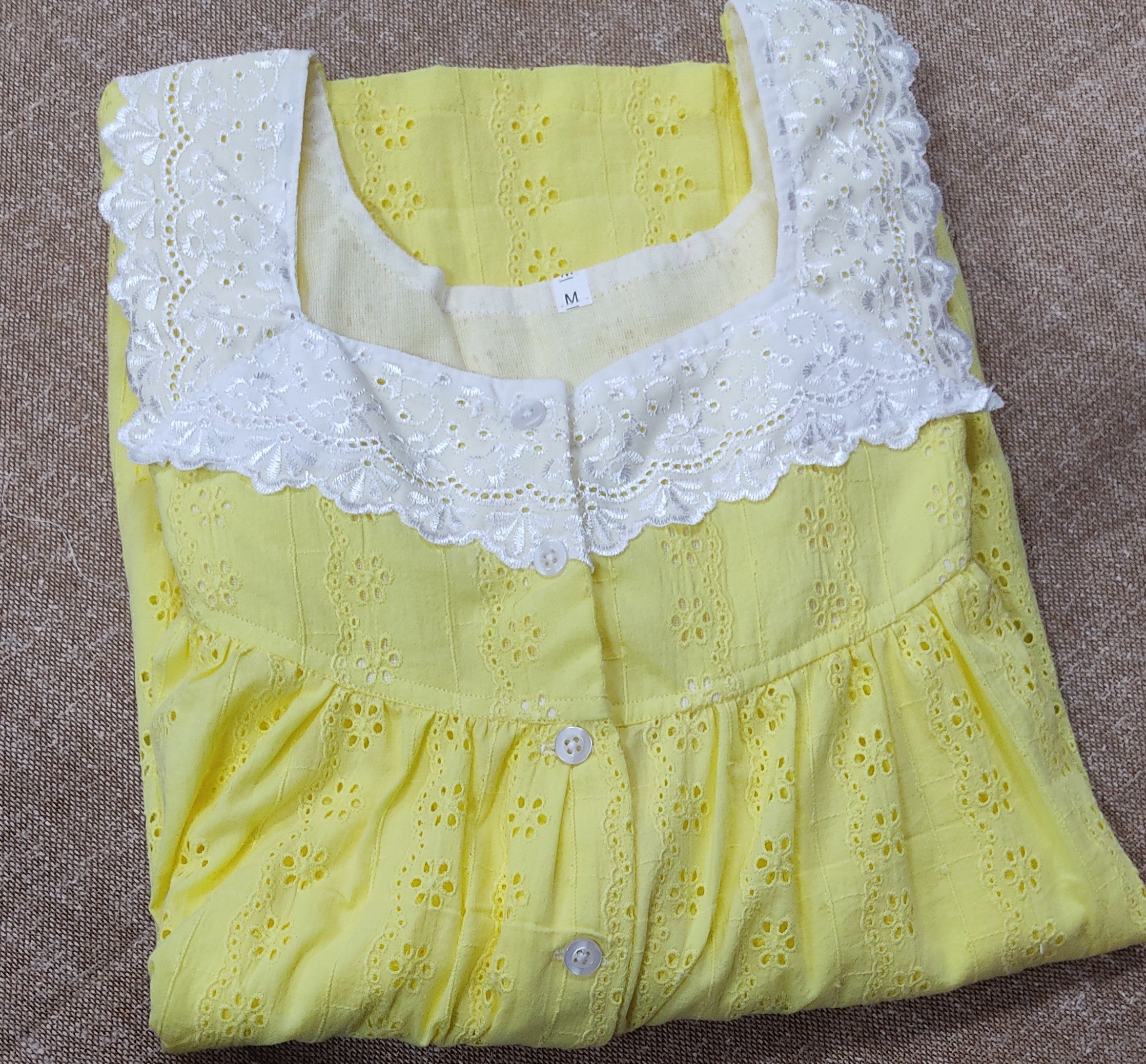 Hacoba Pleated , With Pockets, Half Open Small Printed Nighty