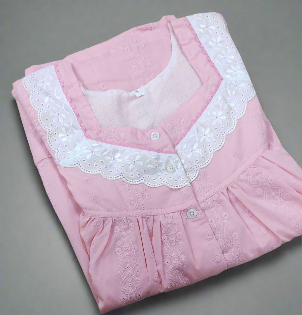 Hacoba Pleated , With Pockets, Half Open Small Printed Nighty