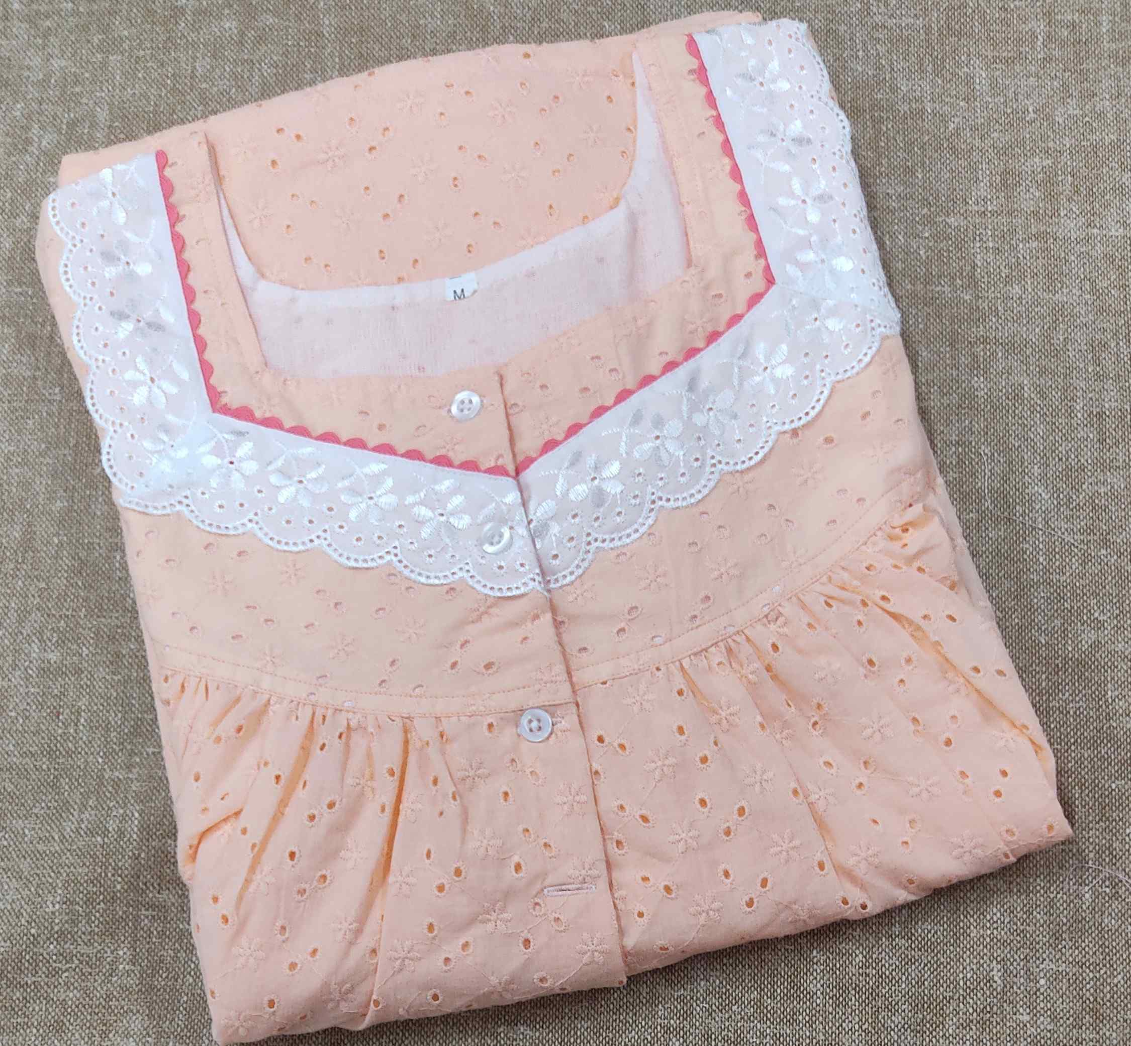Hacoba Pleated , With Pockets, Half Open Medium Printed Nighty