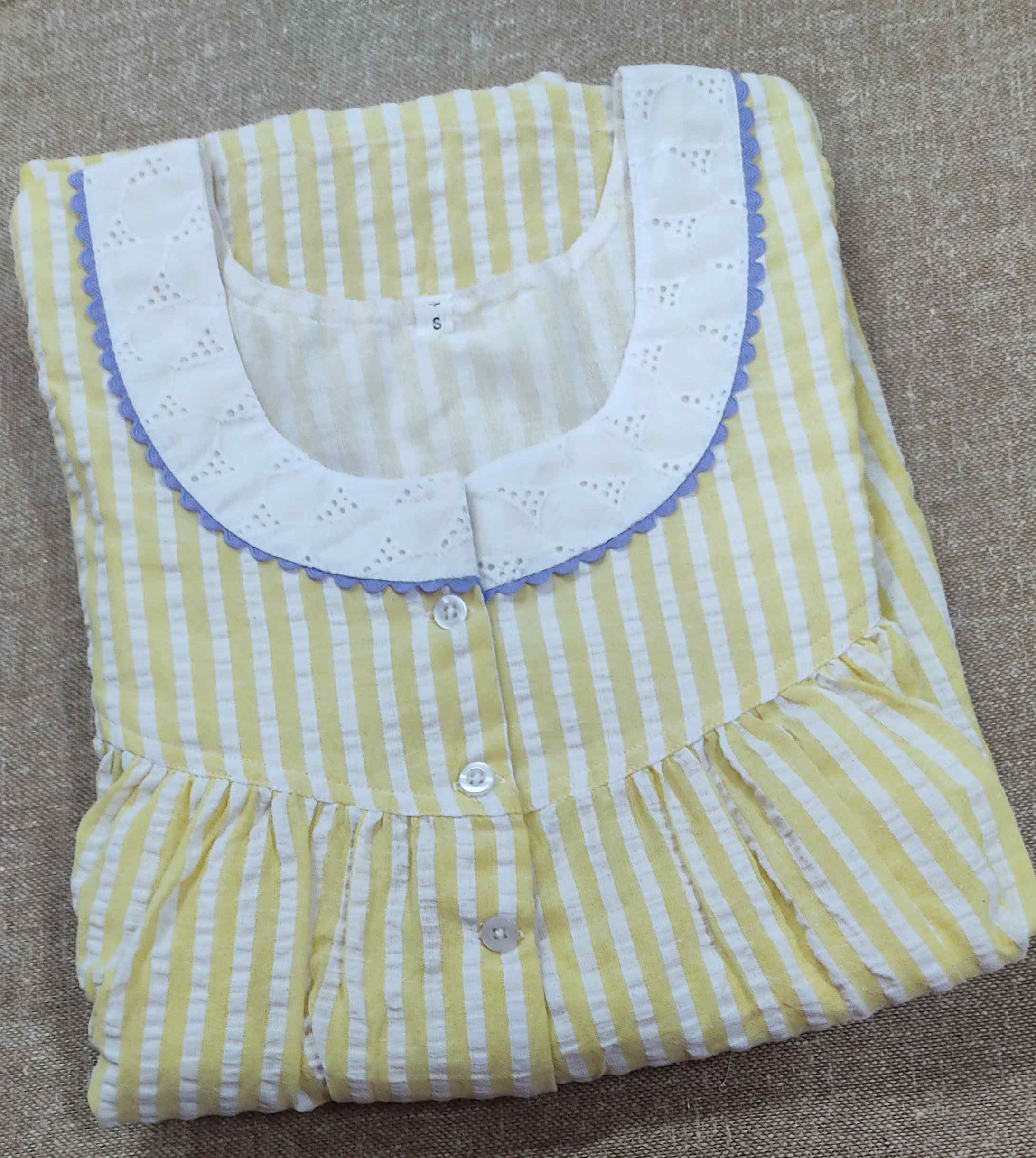 Bantex Pleated , With Pockets, Half Open Small Printed Nighty